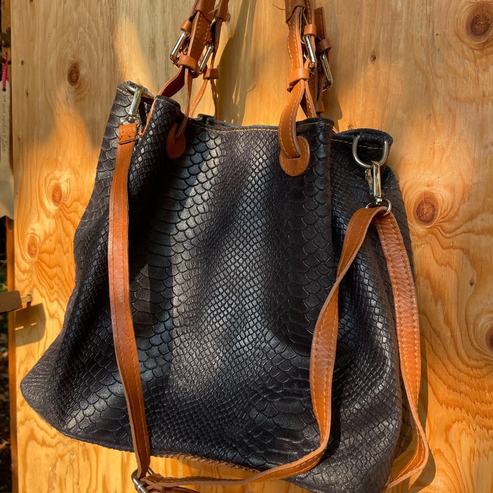Borse In Pelle genuine leather textured purse - made in Italy - Navy